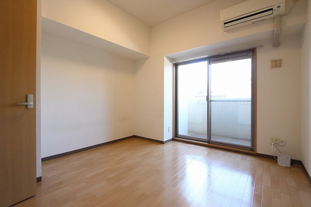 プラージュ村本の居間・リビング