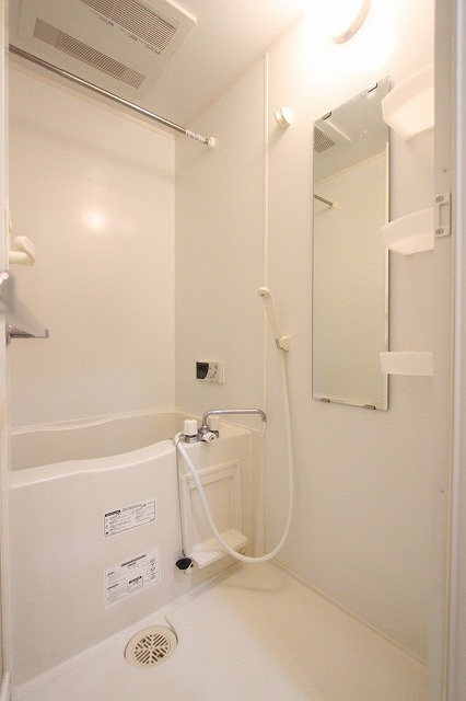 プラージュ村本の浴室|ゆったり過ごせるお風呂です