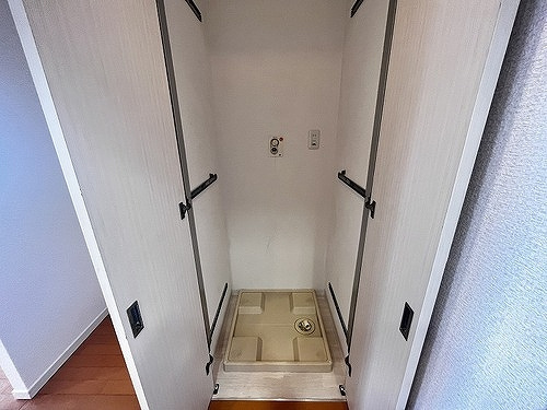 ライオンズマンション神戸栄町通の設備|室内洗濯機置場　※前回募集時／２０２５年６月の写真