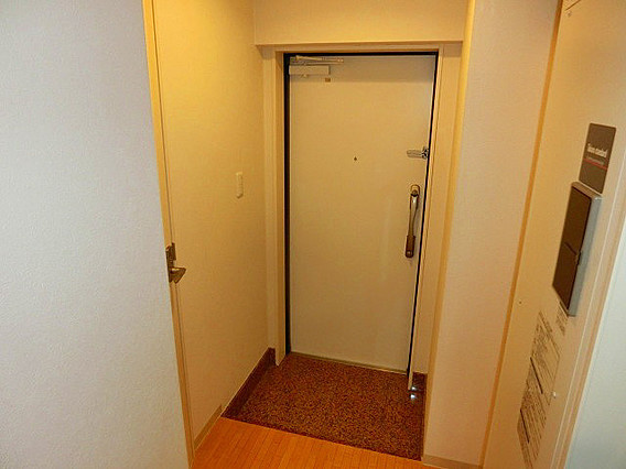 グランドタワー三宮の玄関