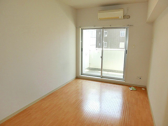 グランドタワー三宮の洋室