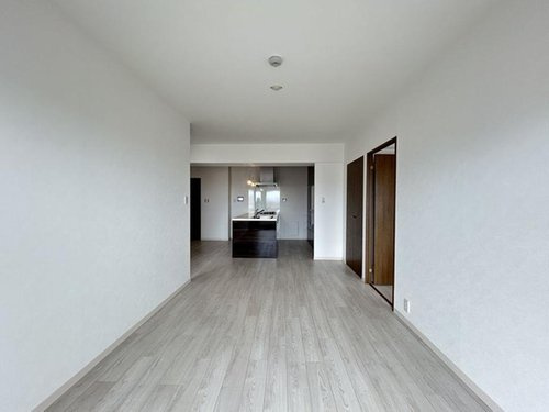 グランフェルティ本山の居間・リビング