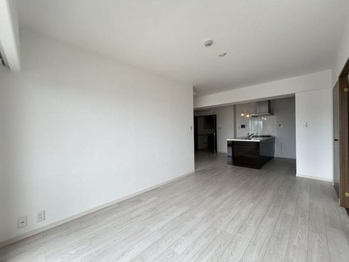 グランフェルティ本山の居間・リビング