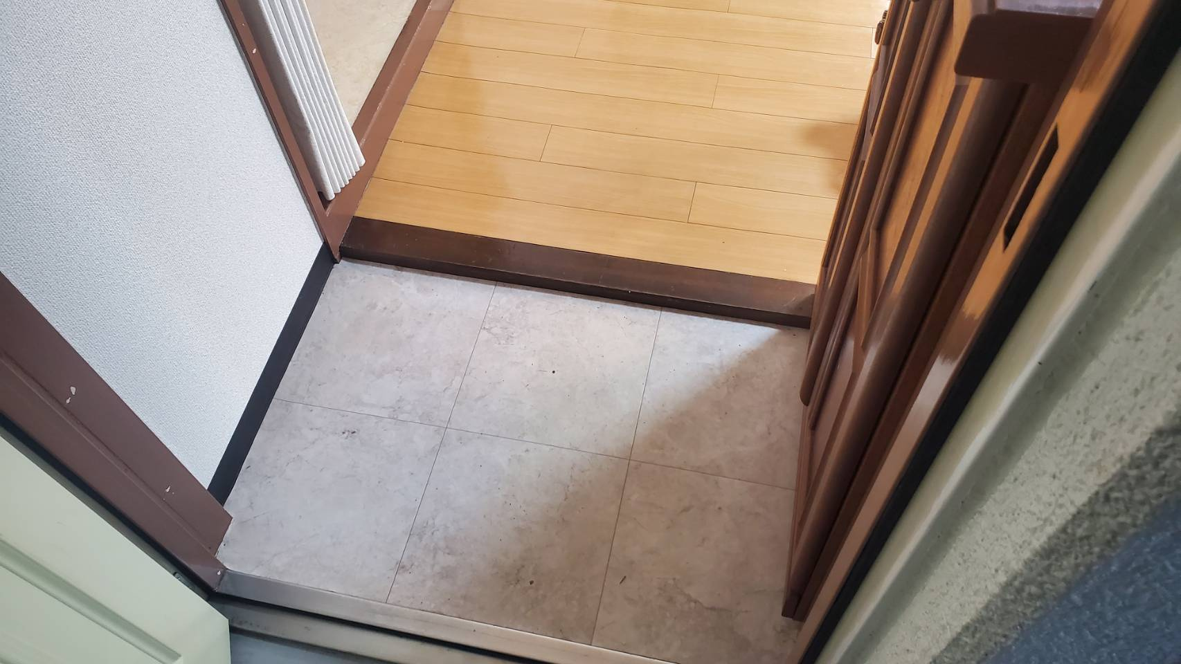 ライフェスト御影パート１の玄関