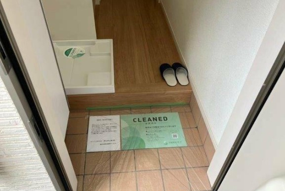 トモイエレジデンス中野の玄関