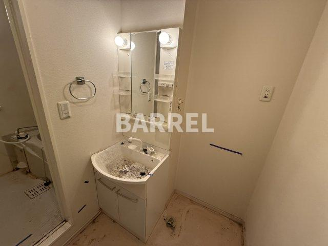 レア・カ・ハレの独立洗面台