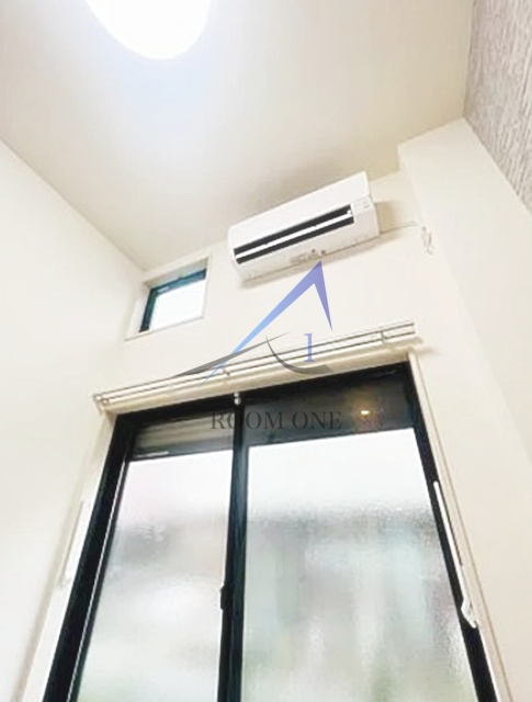 Ａｖｅｎｉｒ　Ｊ．Ｙ．