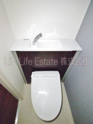 Eastview Palace（ｲｰｽﾄﾋﾞｭｰﾊﾟﾚｽ） 