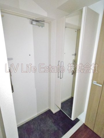 Eastview Palace（ｲｰｽﾄﾋﾞｭｰﾊﾟﾚｽ） の玄関