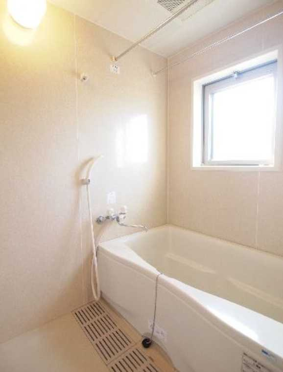 アーバン本駒込　ネット無料　駐車場　シャーメゾンの浴室