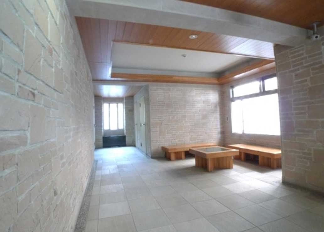 アーバン本駒込　ネット無料　駐車場　シャーメゾンのロビー