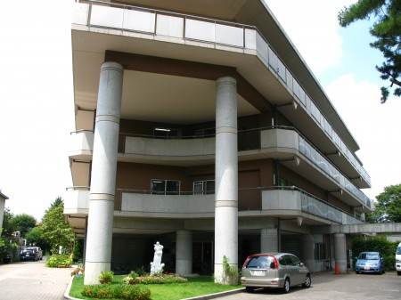 フェリスサクセスの周辺