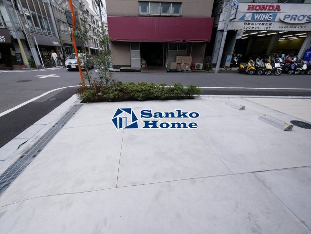 S-RESIDENCE新御徒町Eastの駐車場