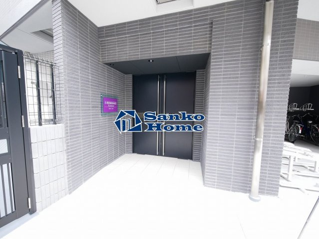 S-RESIDENCE新御徒町Eastのエントランス