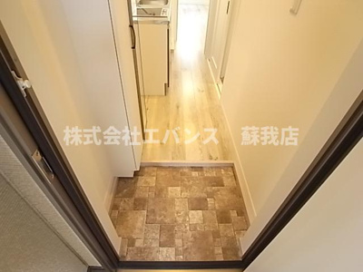 【玄関】 | AQUE12 | 収納もある玄関です