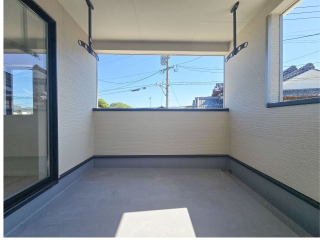 大野城市山田2丁目第5-1棟（1号棟）の外観：施工例|バルコニーに自分のこだわりをもたせる。120％自由自在のバルコニー。もちろんお洗濯物を干す、ゴミを一時保管するなどもおまかせください。バルコニーを多目的スペースとして考えてみましょう。