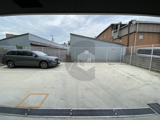 グランシアター高井田の駐車場