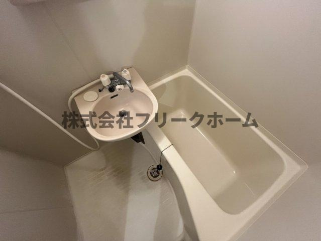 三鷹市上連雀１丁目の賃貸マンションの浴室