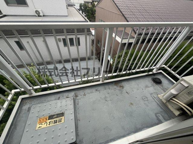 三鷹市上連雀１丁目の賃貸マンションのバルコニー
