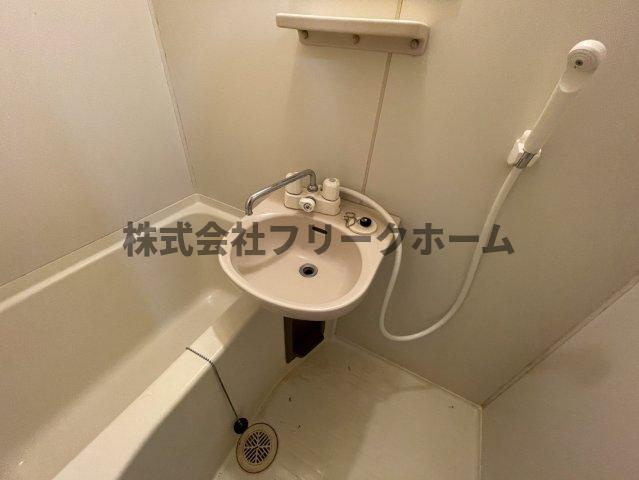 三鷹市上連雀１丁目の賃貸マンションの洗面所
