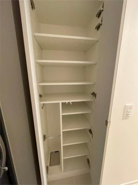 メイクス浅草イーストの玄関