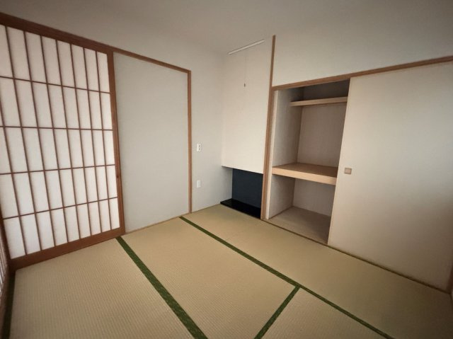 【和室】 | グランドメゾン西新ステージ | リビングダイニングとつながった快適な和室のお部屋。様々な用途にお使いいただけます