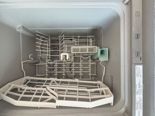 【キッチン】 | グランドメゾン西新ステージ | 食器洗浄機が後片付けをサポート！食事後の家族のくつろぎタイムをゆっくりもてます