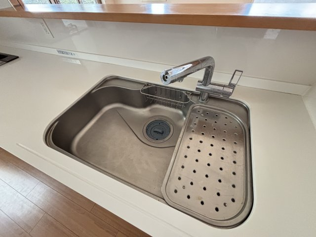 【キッチン】 | グランドメゾン西新ステージ | 洗い物や料理がしやすいよう考えられたシンクです。汚れが付きにくい素材でお手入れも楽々
