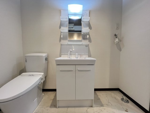 ブライト近大前　（近畿大学一人暮らし）の独立洗面台