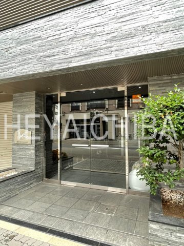 プレール・ドゥーク新御徒町のエントランス