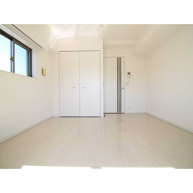 プレール・ドゥーク新御徒町の居間・リビング