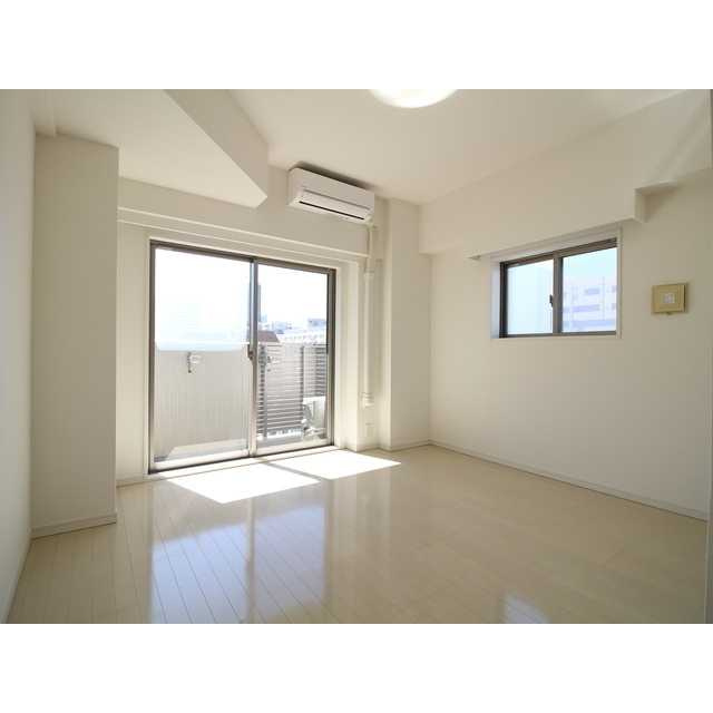 プレール・ドゥーク新御徒町の居間・リビング