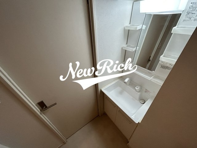 前橋市稲荷新田町の賃貸マンションの独立洗面台