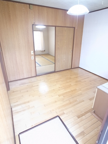 【居間・リビング】 | スカイコーポ | 気持ちよく過ごせるお部屋です☆