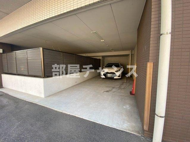 ベレーサ名駅ウエストの駐車場