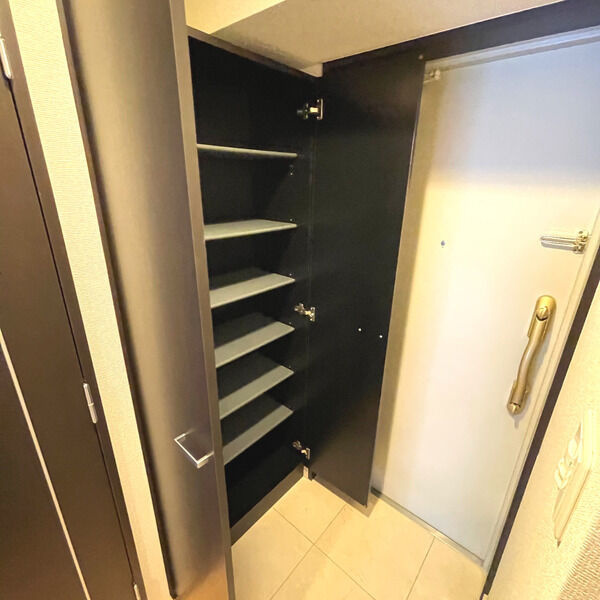 ベレーサ名駅ウエストの玄関