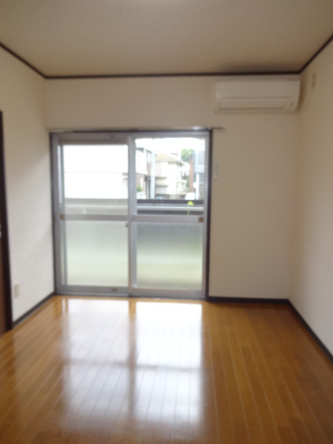 上水ハイツの洋室