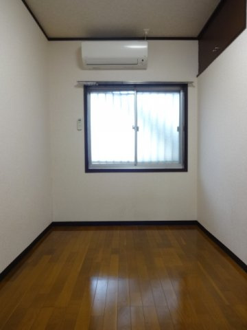 上水ハイツの洋室