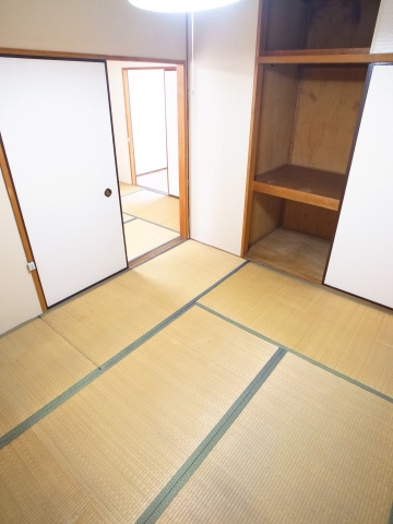 【居間・リビング】 | スカイコーポ | ※6.0帖の和室は洋室にリフォーム済み