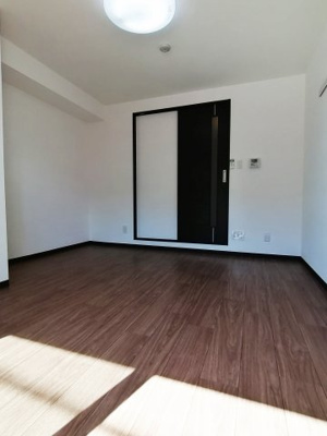 【洋室】 | ELLE難波WEST