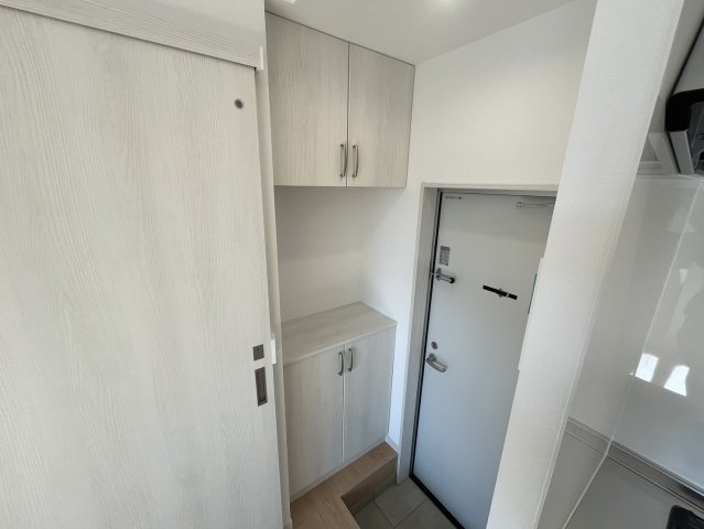 リビングライフ長瀬EASTⅡの玄関