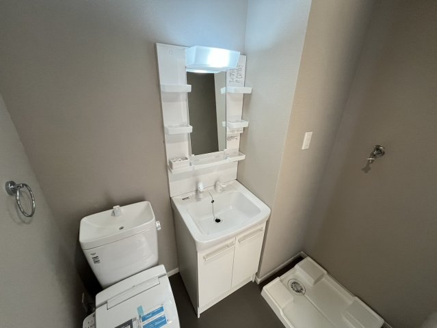 リビングライフ長瀬EASTⅡの独立洗面台