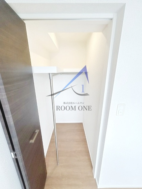 コスモリード錦糸町の収納|ウォークインクローゼットです。