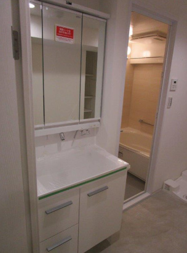 ファミリータウン東陽A棟の独立洗面台