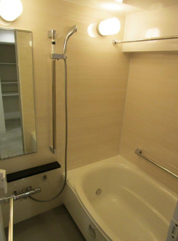 ファミリータウン東陽A棟の浴室