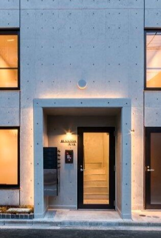 レ・メゾン入谷のエントランス