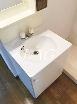 【洗面所】 | かつらマンション | 洗面台です。