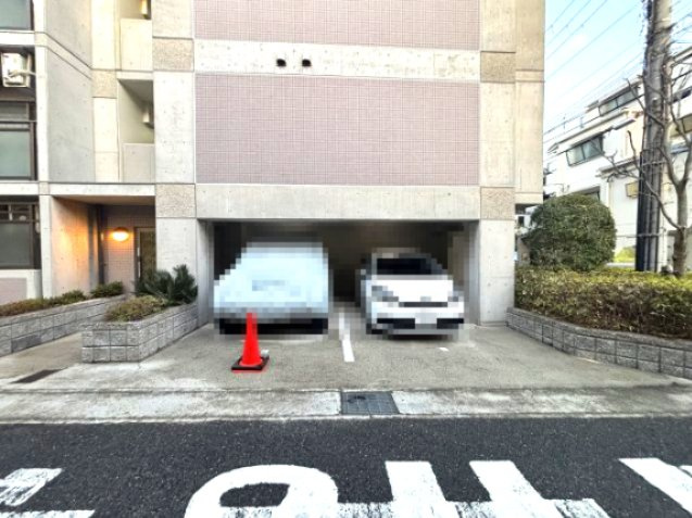 ヴィラセゾン甲南の駐車場