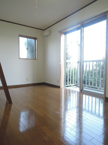 アメニティースマイルの居間・リビング|陽当たり良好♪