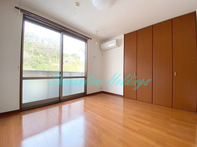 プラナスアヅマの居間・リビング|収納付き洋室♪